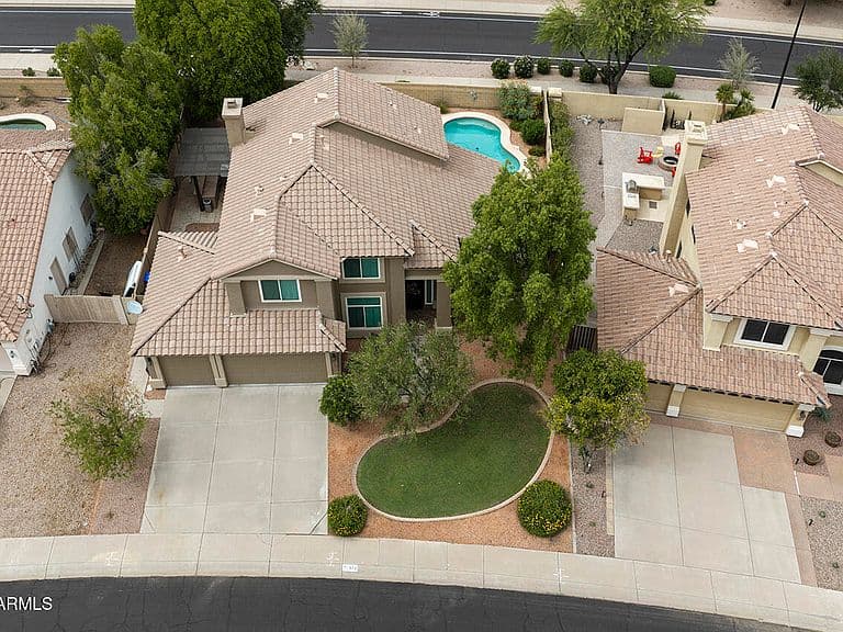 672 W SAN REMO Court photo 3