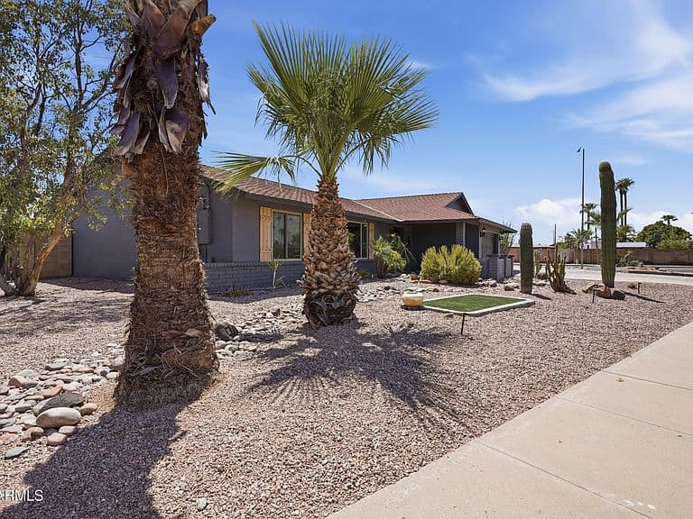 2653 W OBISPO Circle photo 3