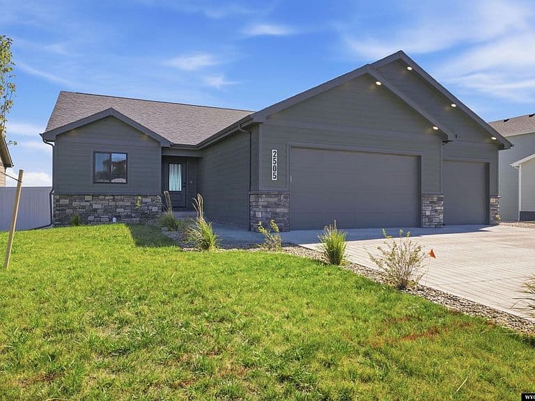 2505 Heathrow Ave photo 4