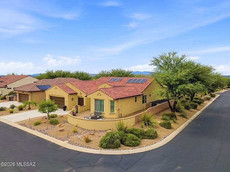 631 N Yucca Butte Ln photo 4