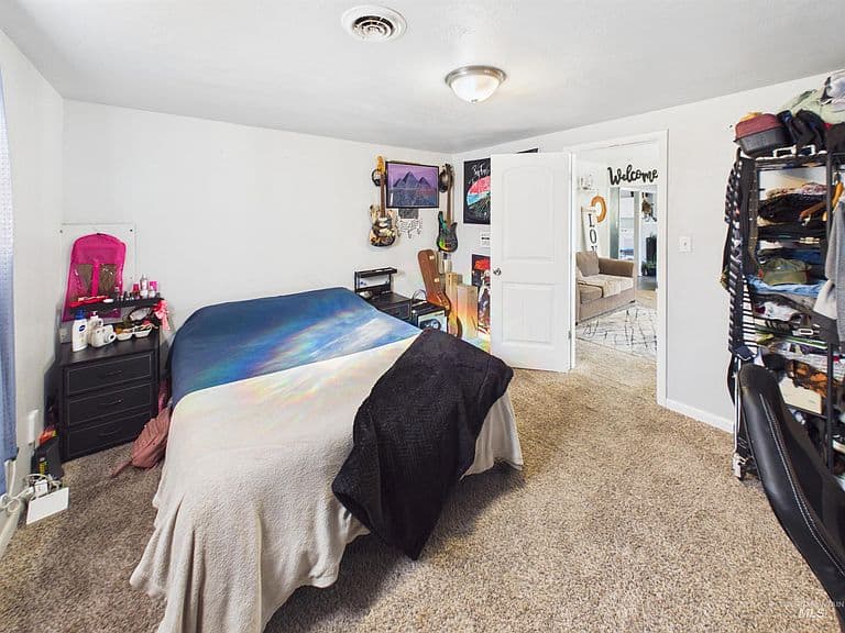 310 E Atherton Ave photo 5