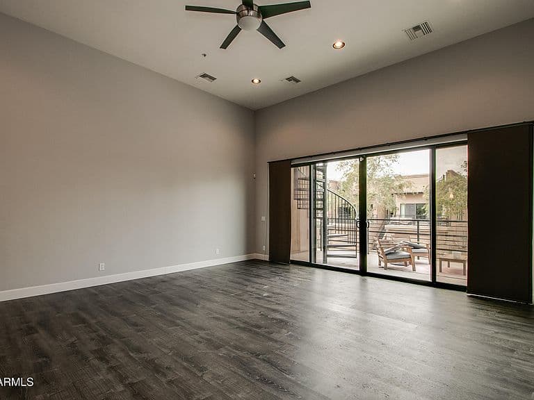 920 E Mitchell Dr Unit 103 photo 4