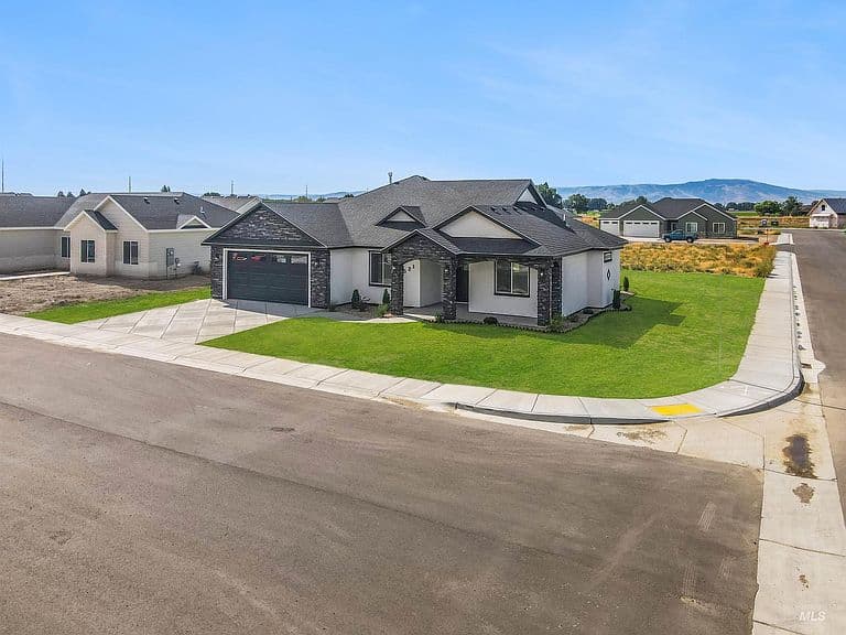 1521 Lavender St photo 2