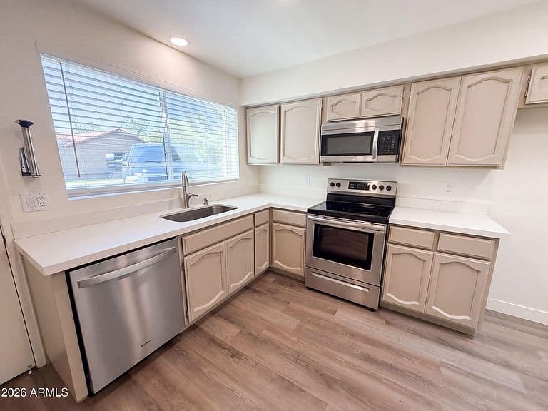 200 E BARBARITA Avenue photo 2