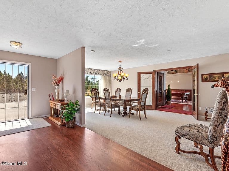 5522 E Aripa Rd photo 4