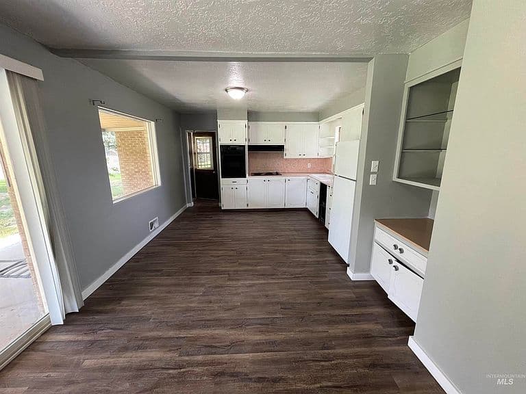 1340 Lawndale Dr photo 3