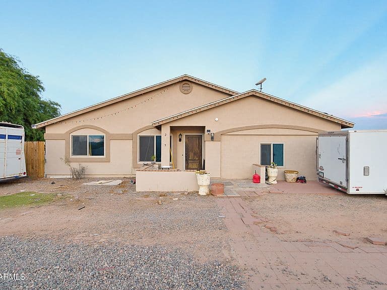 28519 N 253RD Avenue photo 2