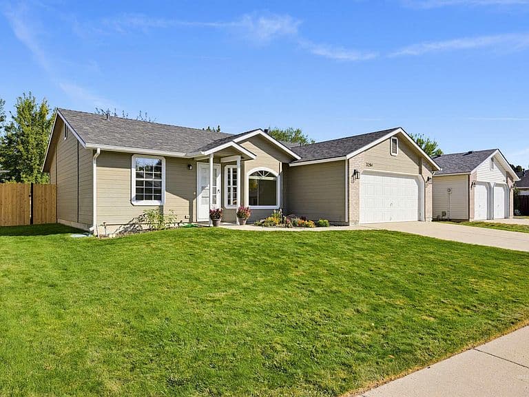 3294 E Aubrietta Ct photo 1