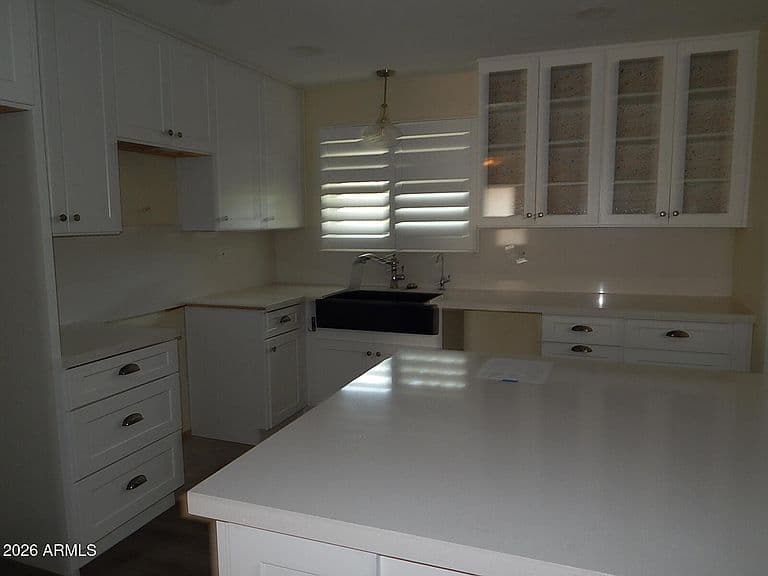 10437 W CHERYL Drive photo 2
