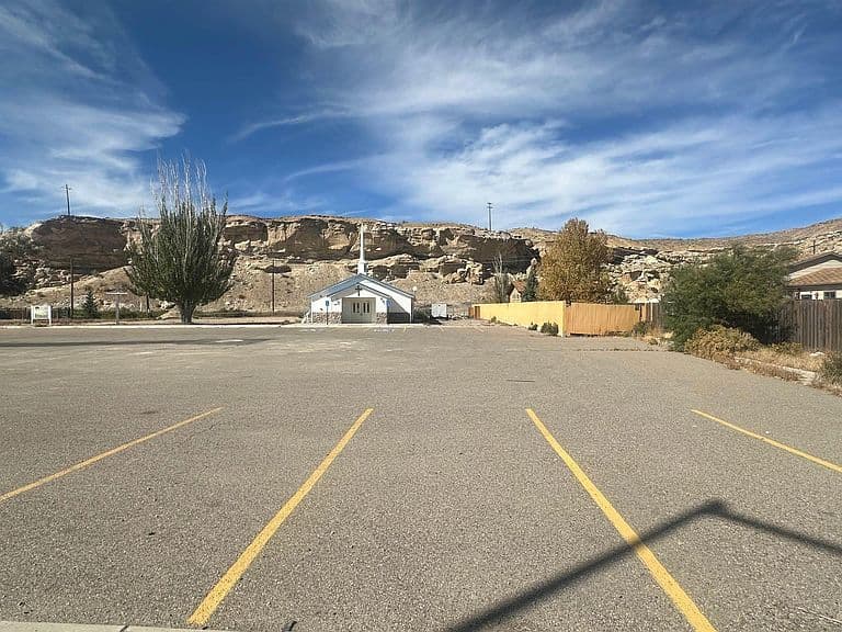 1233 Railroad Ave photo 4