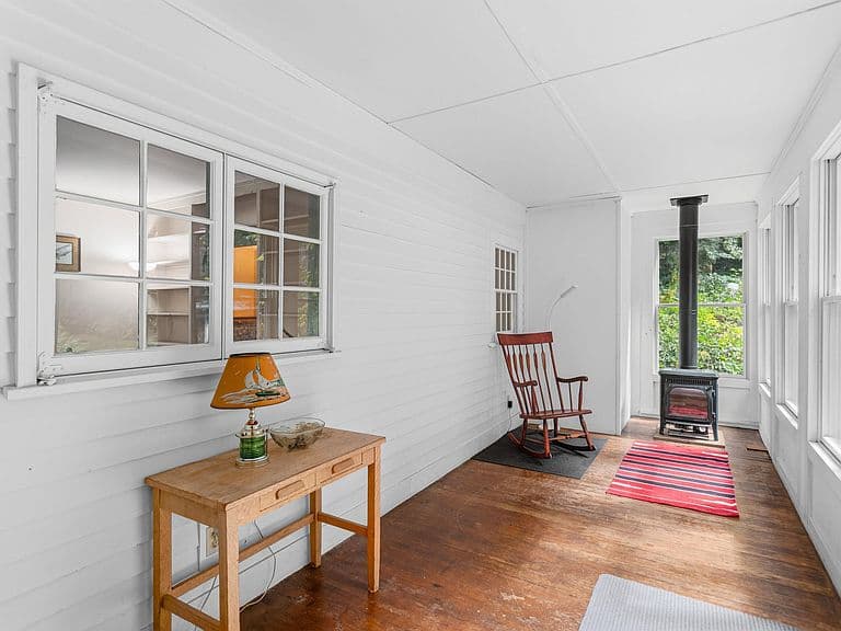 6 Forest Road photo 4
