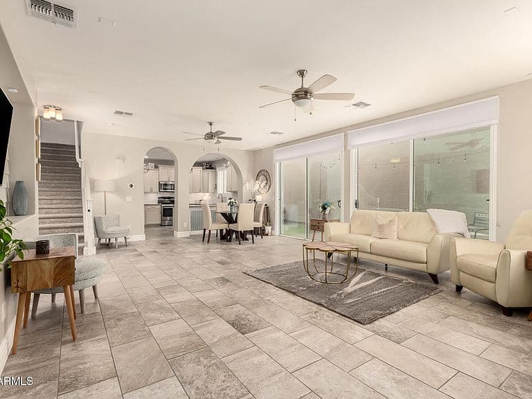 28927 N 124th Dr photo 2