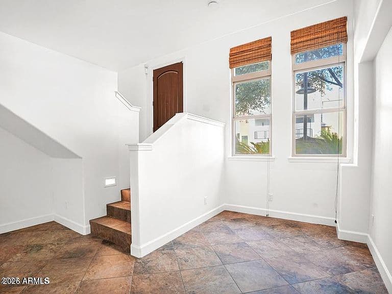 606 S WILSON Street photo 3