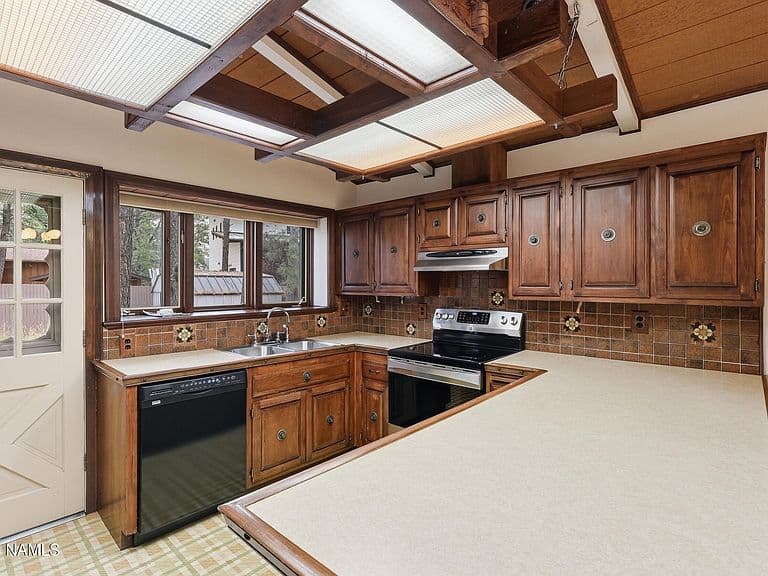 218 N Circle Dr photo 4