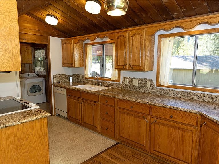 5671 Kootenai River Rd photo 5