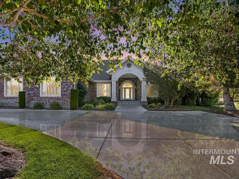 4098 Hidden Lakes Dr photo 3