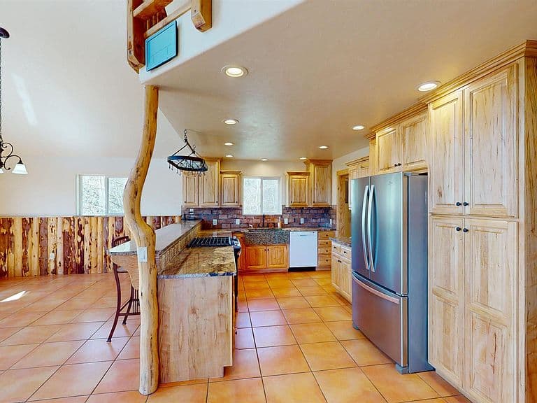 5399 Highway 28 photo 4