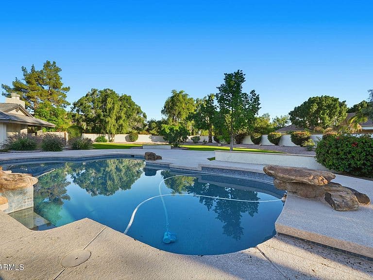 2173 E LA VIEVE Lane photo 5