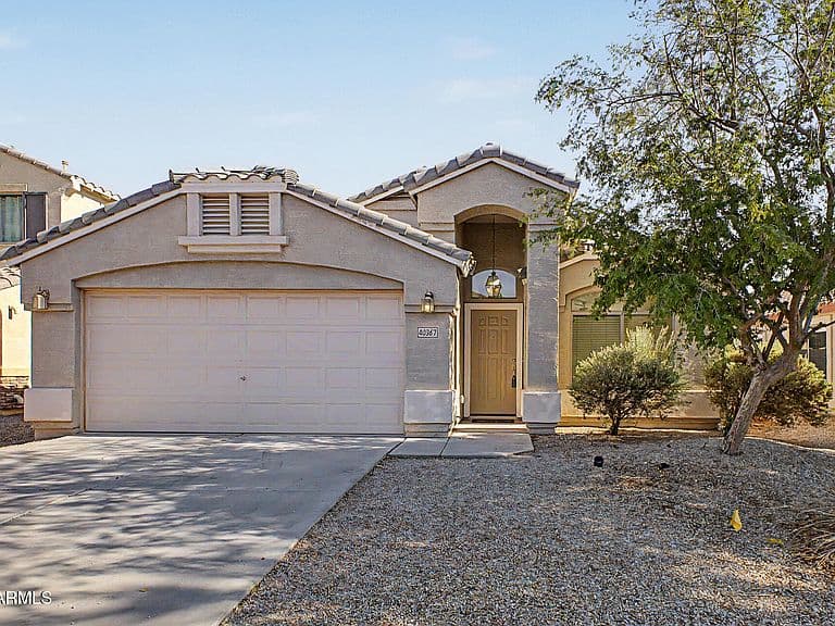 40367 W ROBBINS Drive photo 3