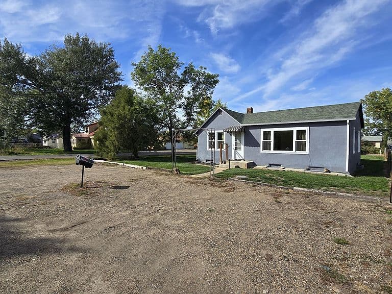 403 Marion St photo 3