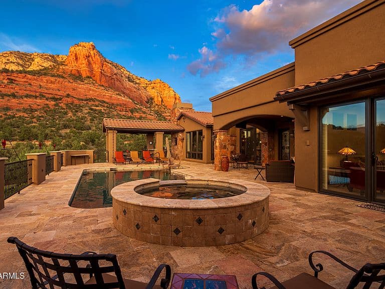 120 Desert Holly Drive photo 4