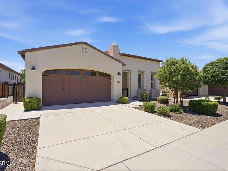 557 E LADDOOS Avenue photo 2
