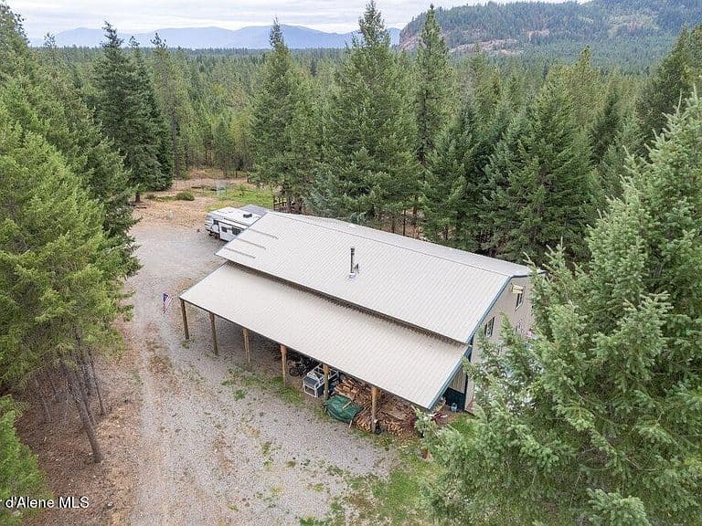 26749 N Rourke Rd photo 4