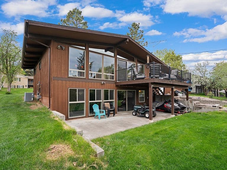 97 Northern Lights Blvd photo 2