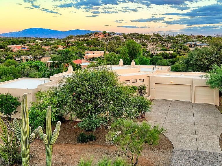 5500 N Hacienda Del Sol Rd photo 4