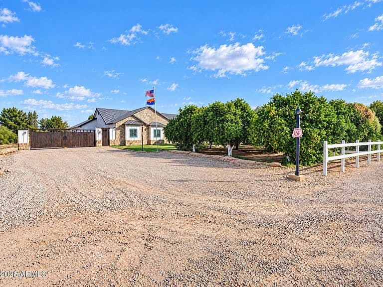 18640 E FLINTLOCK Drive photo 4