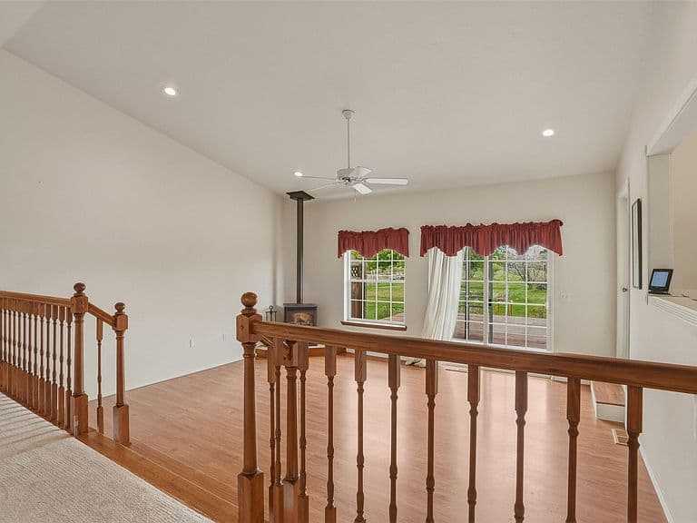 842 Legacy Loop photo 4