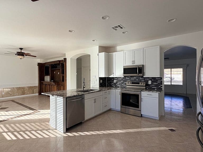 46159 W AMSTERDAM Road photo 3