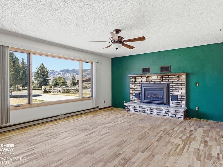 12 Marquette Dr photo 3