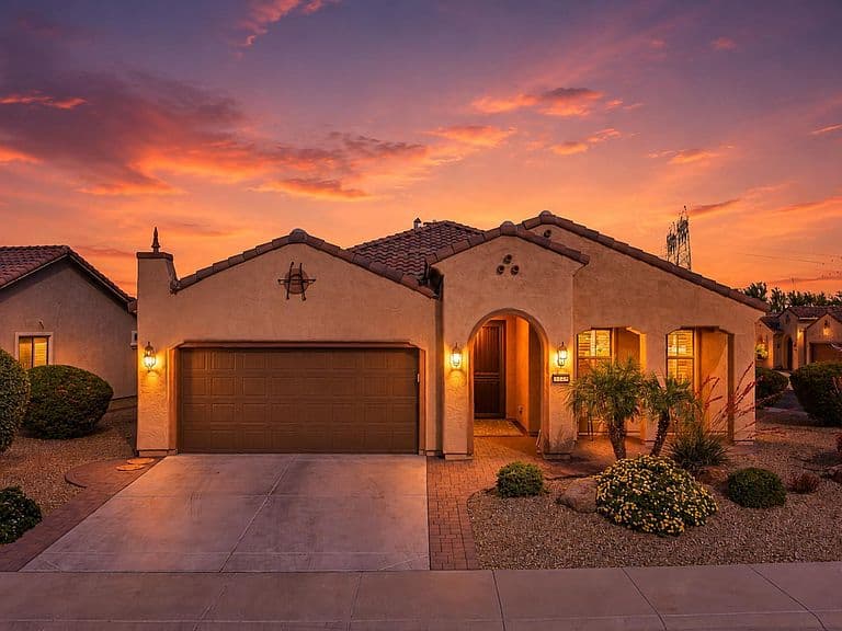 27414 W TONOPAH Drive photo 1