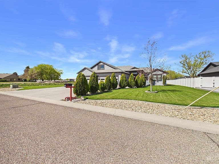 503 Heron Way photo 2