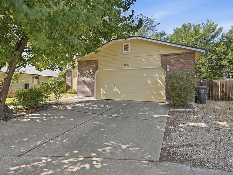 1873 N Tammy Pl photo 4