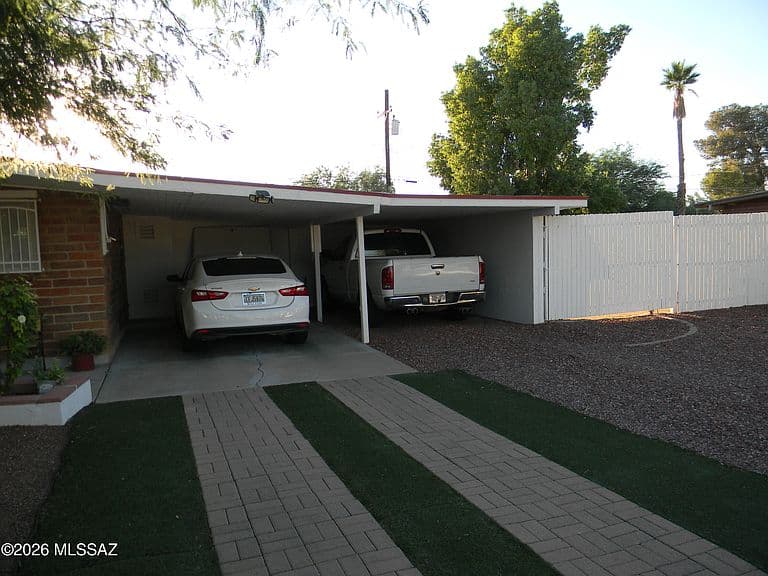 4901 N Plane Ave photo 5