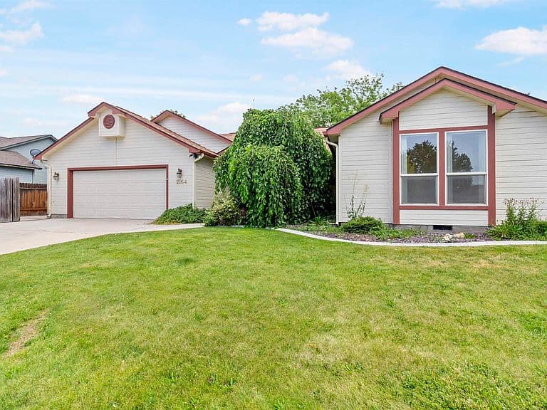 2164 Julie Ln photo 2
