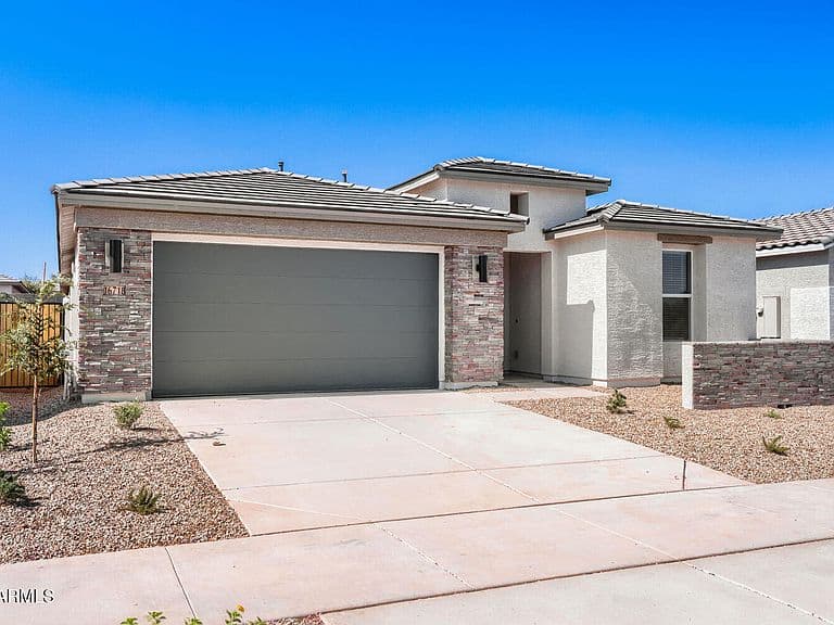 16718 W SPUR Drive photo 3