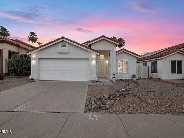 7824 W JULIE Drive photo 3