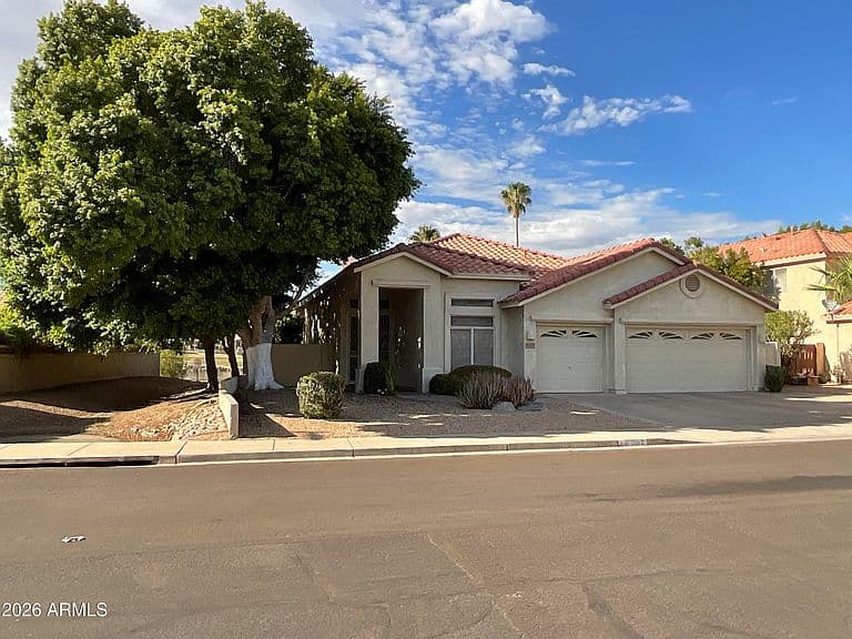 6062 W ABRAHAM Lane photo 1