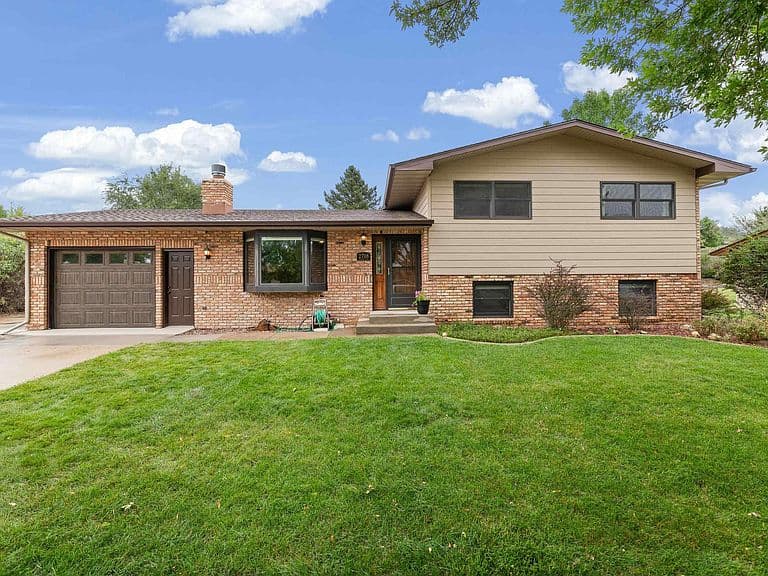 2708 Raymond Dr photo 1
