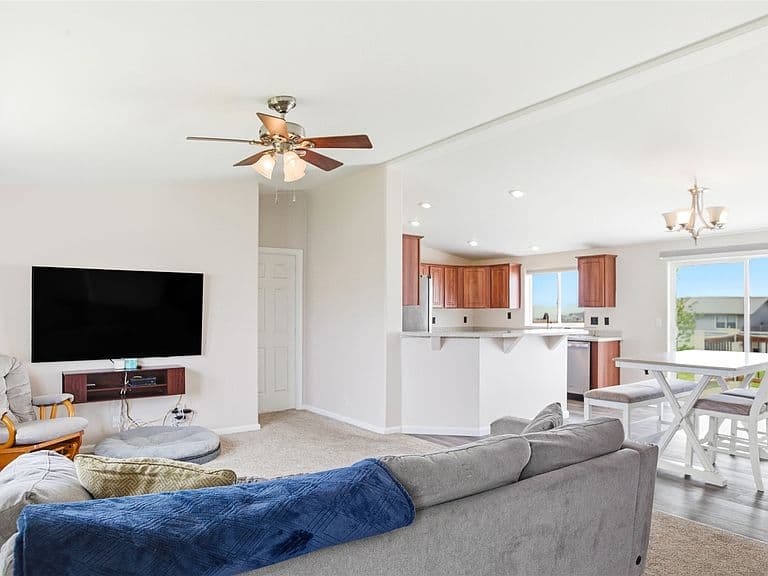 877 Vega Rd photo 4