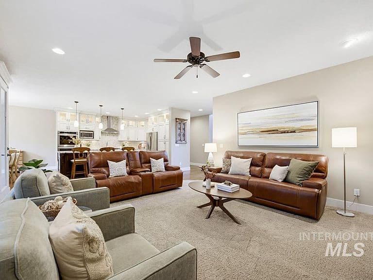 2595 E Mount Etna Dr photo 4