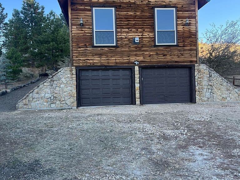 225 Evergreen Dr photo 2