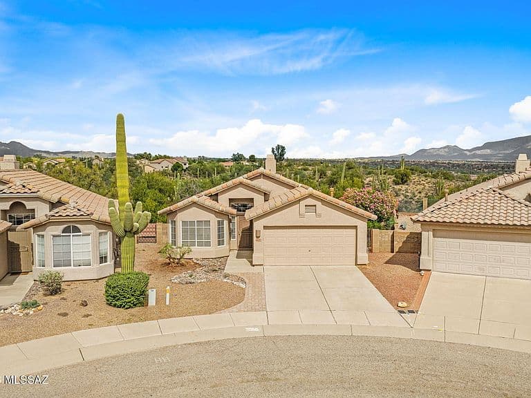 2566 W Bluffs Peak Ct photo 4