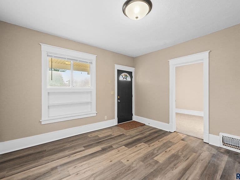 310 N Cliff Ave photo 4