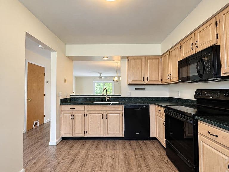 2 Perkins Drive photo 3