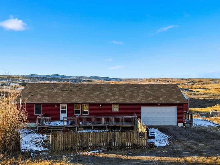 5352 Saddlestring Rd photo 1
