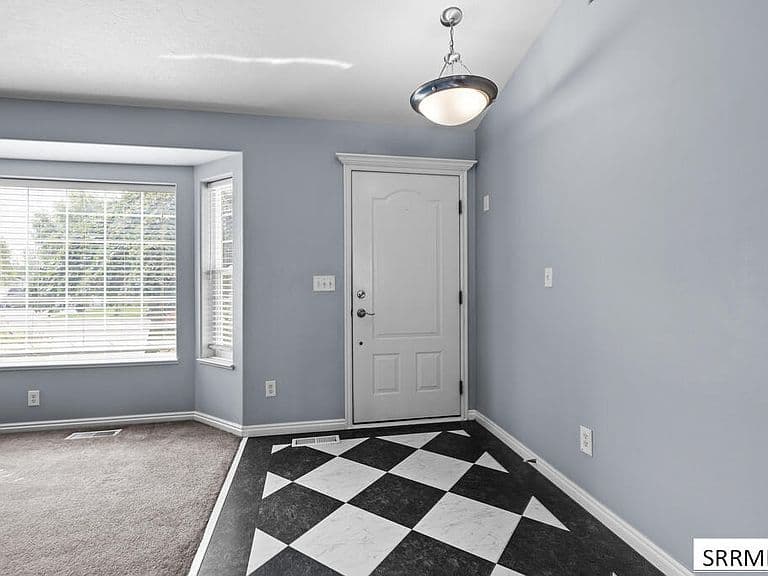 4225 E Birchwood Cir photo 3